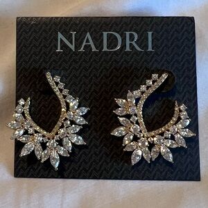 Nadri crest earrings gold/rhinestone
